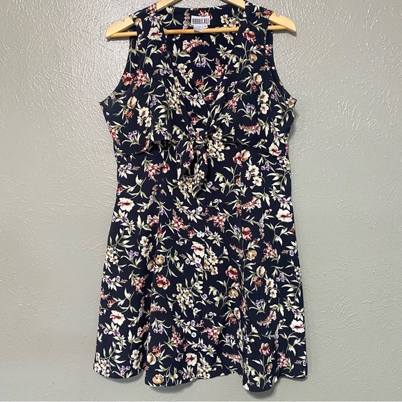 Robbie Bee Vintage 90s Black Floral Shift Dress - Picture 2 of 10